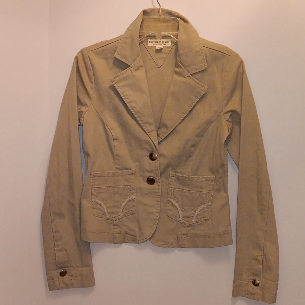 TOMMY HILFIGER STYLISH JACKET 2FRONT POCKET WITH DETAIL SILVER BOTTON SIZE M